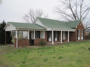 The Circle G Ranch was, Lesley believes, the place where Elvis spent his happiest times.  Priscilla Presley wrote in her autobiography of this time: "What seemed like a new life had begun.  We spent our honeymoon at the Circle G.  I look back at those weeks as a remarkable lull in the middle of a storm.  Elvis was between pictures.  I’ve never seen him so ‘free’, free of the entourage, the press, the Colonel and the incessant demands of his career.  It was just the two of us in our ranch house.  I loved cooking his breakfast....  After breakfast we’d saddle up our horses and ride them through the hills."  
